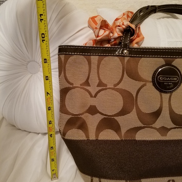 Coach purse with Coach silk scarf - Picture 7 of 8